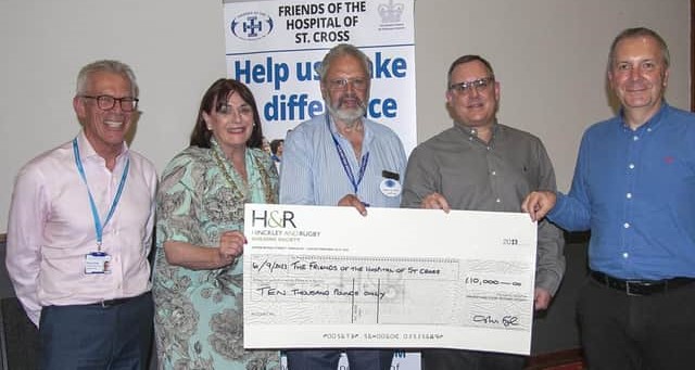 £10,000 donation for new equipment at Rugby hospital